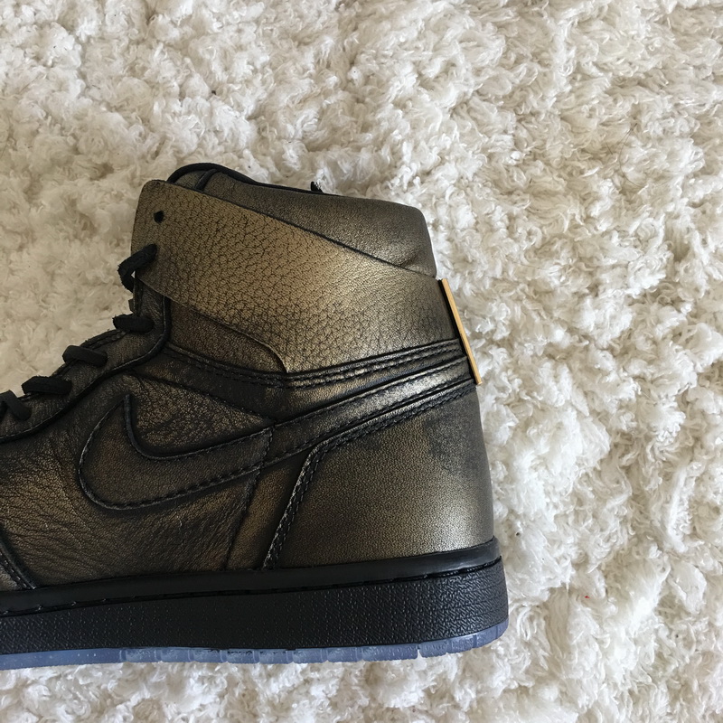 Authentic Air Jordan 1 Ret High OG Wings